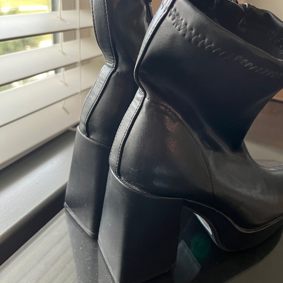 Diba Black Heeled Ankle Boots - Picture 3 of 5
